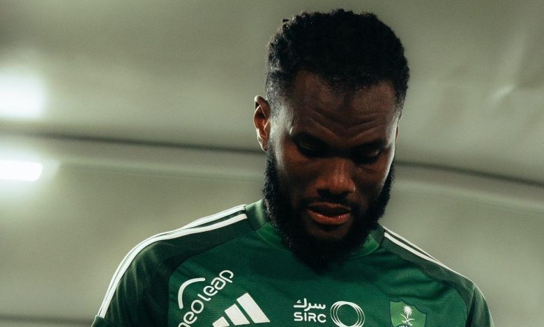 عملاق أوروبي يتطلع لضم فرانك كيسي