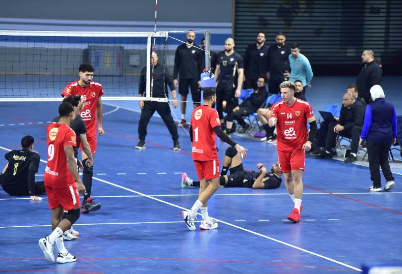 طائرة الأهلي