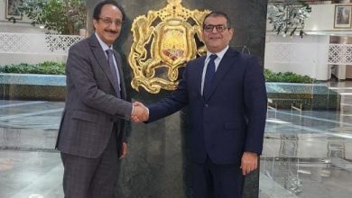 السفير الأصبحي يستعرض مع مسؤول مغربي جهود مجلس القيادة والحكومة تطبيع الأوضاع الأمنية والخدمية