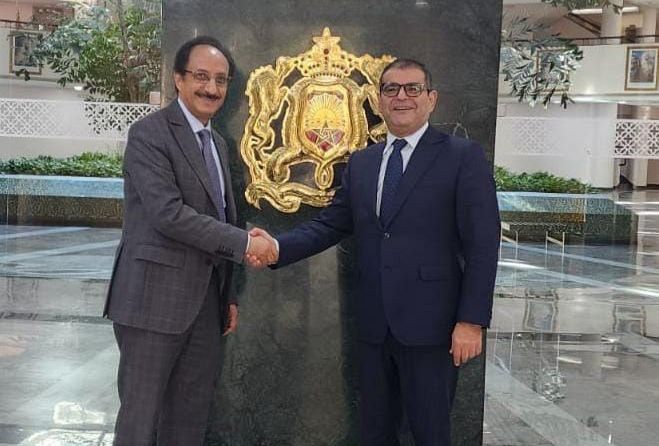 السفير الأصبحي يستعرض مع مسؤول مغربي جهود مجلس القيادة والحكومة تطبيع الأوضاع الأمنية والخدمية