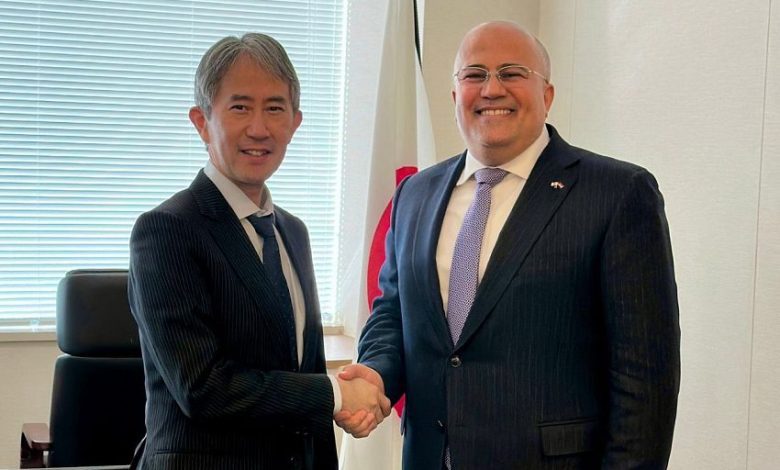 السفير السنيني يبحث مع رئيس دائرة الشرق الاوسط في الخارجية اليابانية تعزيز التعاون الثنائي