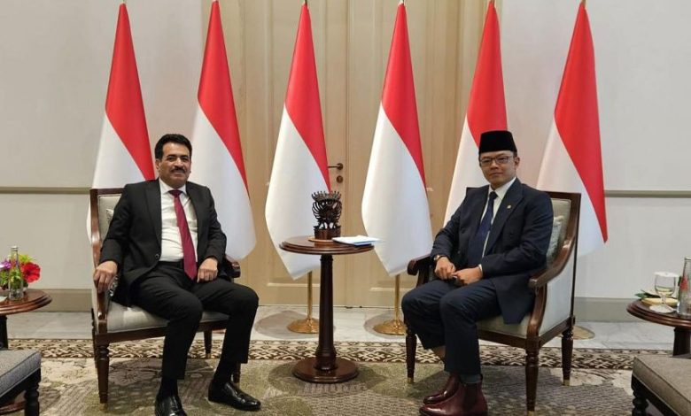 السفير بلفقيه يبحث مع وزير الخارجية الإندونيسي تعزيز العلاقات الثنائية