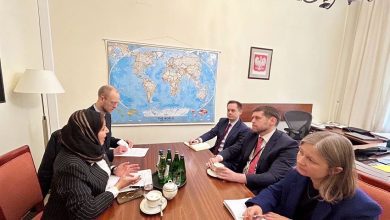 السفيرة مجلي تطلع مسؤول بولندي على تطورات الاوضاع في محافظتي حضرموت والمهرة والعاصمة المؤقتة عدن