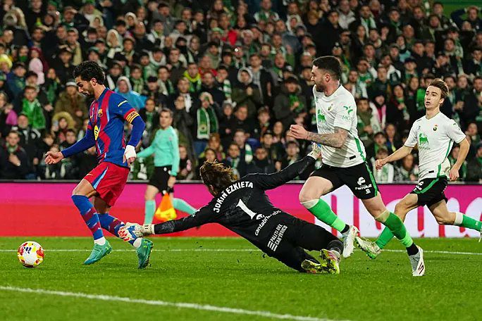 برشلونة يتأهل إلى ربع نهائي كأس ملك إسبانيا بعد الفوز على راسينج سانتاندير