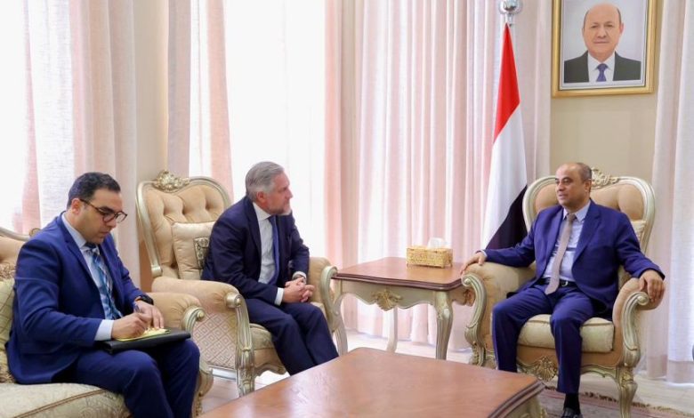 رئيس الوزراء يستقبل سفير الاتحاد الأوروبي لدى اليمن