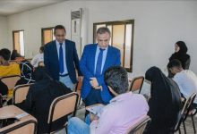 رئيس جامعة عدن يتفقد سير امتحانات الفصل الدراسي الأول بكلية الحاسوب وتكنولوجيا المعلومات