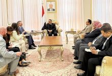 رئيس مجلس الشورى يبحث مع السفير الأمريكي مستجدات الأوضاع في اليمن