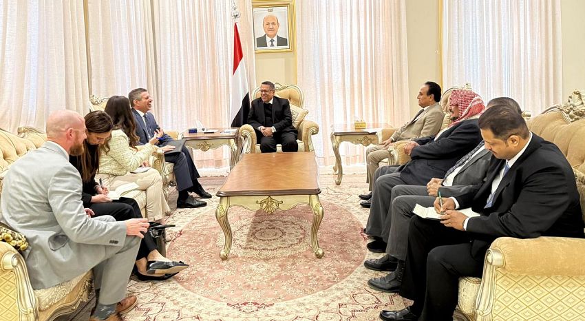 رئيس مجلس الشورى يبحث مع السفير الأمريكي مستجدات الأوضاع في اليمن