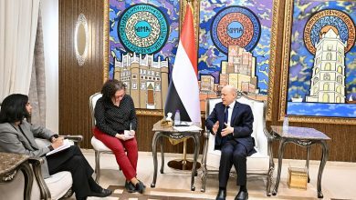 رئيس مجلس القيادة يشيد بالموقف الأوروبي الداعم للمركز القانوني للدولة وجهود خفض التصعيد وحماية المدنيين