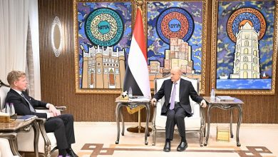 رئيس مجلس القيادة يشيد بموقف الأمم المتحدة الداعم لوحدة اليمن واستقراره وسلامة اراضيه