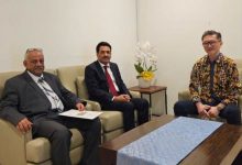 سفير اليمن يبحث مع مسؤول اندونيسي تعزيز التعاون العمل القنصلي
