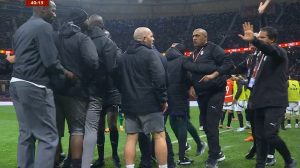 شاهد مشادة الجهاز الفني لمنتخب مصر مع مدرب السنغال (صور) – كل الكورة