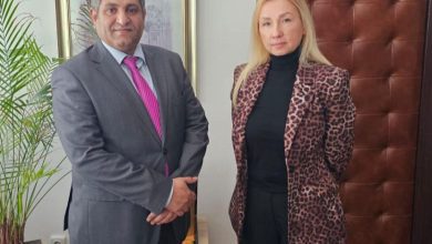 شمر يبحث مع مسؤولة بلغارية تطورات الأوضاع في اليمن