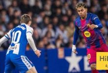 صورة.. 10 من أفراد أمن اسبانيول يتدخلون لطرد مشجع برشلونة