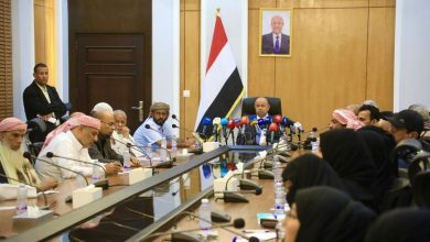 عضو مجلس القيادة الخنبشي يعقد لقاءً موسعاً مع الأحزاب والمكونات السياسية وممثلي المجتمع المدني