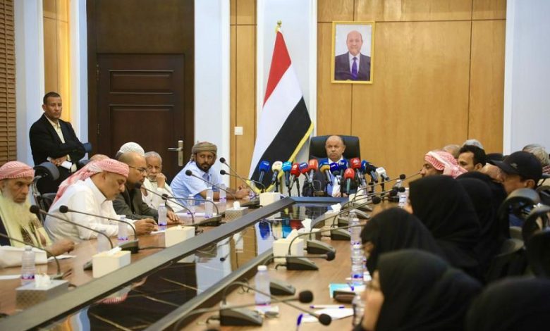 عضو مجلس القيادة الخنبشي يعقد لقاءً موسعاً مع الأحزاب والمكونات السياسية وممثلي المجتمع المدني