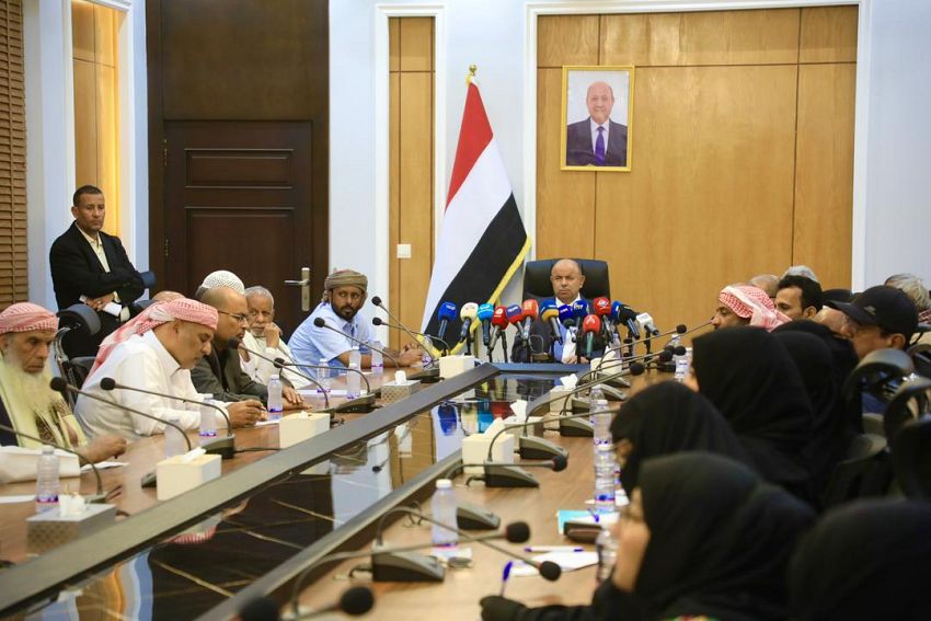 عضو مجلس القيادة الخنبشي يعقد لقاءً موسعاً مع الأحزاب والمكونات السياسية وممثلي المجتمع المدني