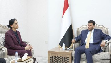 عضو مجلس القيادة الدكتور عبدالله العليمي يبحث مع السفيرة البريطانية مستجدات الأوضاع ومسار الاستقرار في اليمن