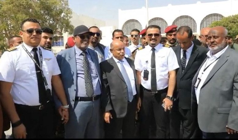 عضو مجلس القيادة الرئاسي الخنبشي يدشن أول الرحلات الدولية لمطار الريان الدولي