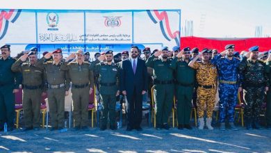 عضو مجلس القيادة الرئاسي العرادة يدشّن العام التدريبي 2026 لوحدات شرطة مأرب