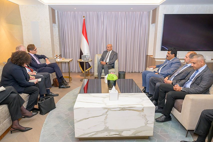 عضو مجلس القيادة طارق صالح يلتقي مفوض الخارجية الألمانية الخاص لشؤون الشرق الأوسط