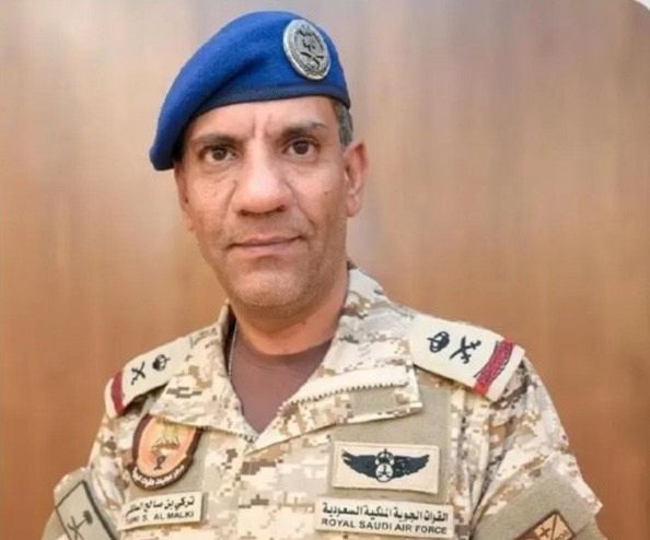 عيدروس الزبيدي وآخرون هربوا ليلًا عبر واسطة بحرية باتجاه إقليم أرض الصومال