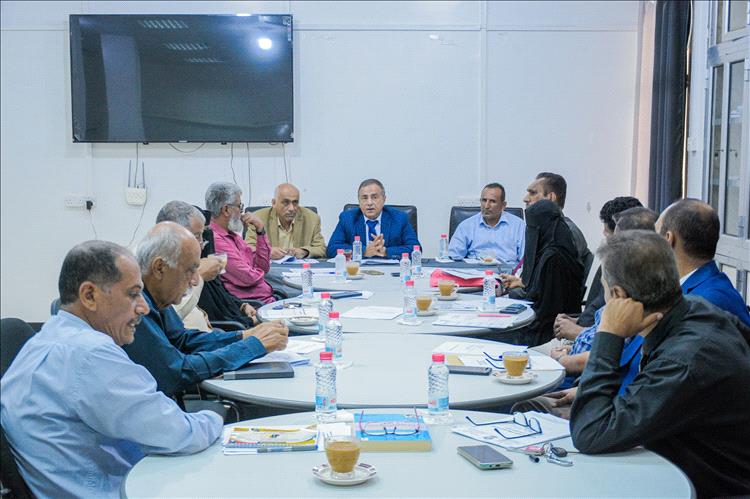 قيادة جامعة عدن تناقش خطة النهوض بالمجلات العلمية