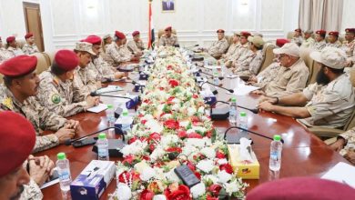 لقاء عسكري تشاوري في عدن يناقش ترتيبات تنظيم وتوحيد التشكيلات العسكرية