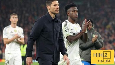 «ما زلت عالقًا».. رسالة صادمة من فينيسيوس بعد رحيل ألونسو بـ48 ساعة!