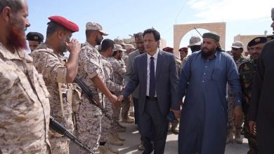 محافظ المهرة يتفقد جاهزية وحدات محور الغيضة