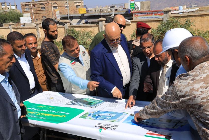 محافظ تعز يضع حجر الأساس لمشروع مركز إبصار التخصصي لعلاج العيون