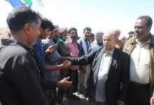 محافظ حضرموت يؤكد أهمية الحفاظ على المكتسبات الوطنية وتعزيز الأمن والاستقرار