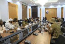 محافظ حضرموت يشيد بجهود الأجهزة العسكرية والأمنية في حفظ الأمن والاستقرار