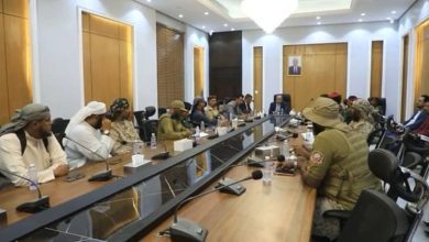 محافظ حضرموت يشيد بجهود الأجهزة العسكرية والأمنية في حفظ الأمن والاستقرار