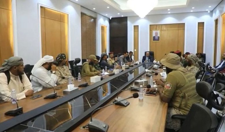 محافظ حضرموت يشيد بجهود الأجهزة العسكرية والأمنية في حفظ الأمن والاستقرار