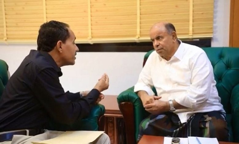 محافظ حضرموت يشيد بجهود مكافحة المخدرات ويؤكد أهمية الحد من آثارها السلبية على المجتمع