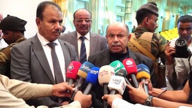 محافظ حضرموت يطلع على الأوضاع الأمنية وتطبيع الحياة العامة في سيئون