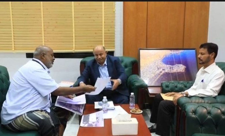 محافظ حضرموت يطلع على جاهزية مطار الريان الدولي لإعادة تدشين الرحلات الجوية