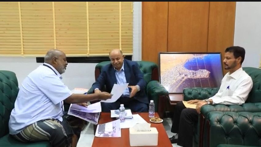 محافظ حضرموت يطلع على جاهزية مطار الريان الدولي لإعادة تدشين الرحلات الجوية