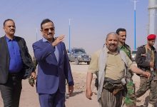 محافظ شبوة يتفقد مشروع توسعة المدخل الغربي لمدينة عتق