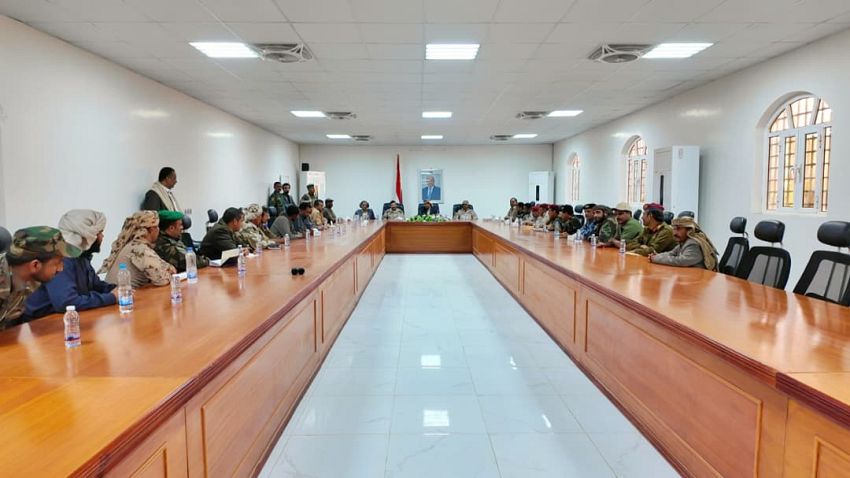 محافظ شبوة يناقش مع لجنة من التحالف سبل التنسيق المشترك لتعزيز الأمن والإستقرار