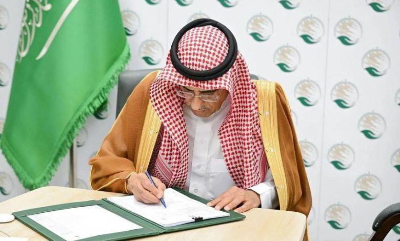 مركز الملك سلمان يوقع اتفاقيتين لتشغيل مركزي الأطراف الصناعية وإعادة التأهيل في عدن مأرب