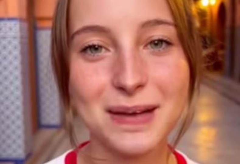 مشجعة مصرية