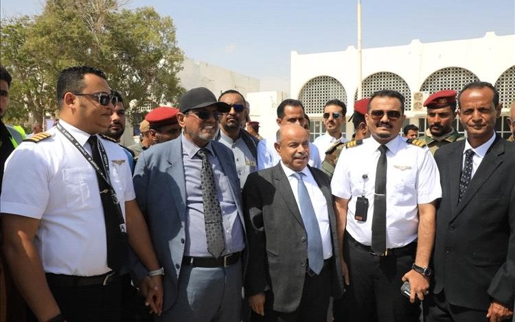 مطار الريان الدولي يستأنف نشاطه الجوي بعد 18 يومًا من التوقف ويربط حضرموت بعدن والقاهرة وسقطرى