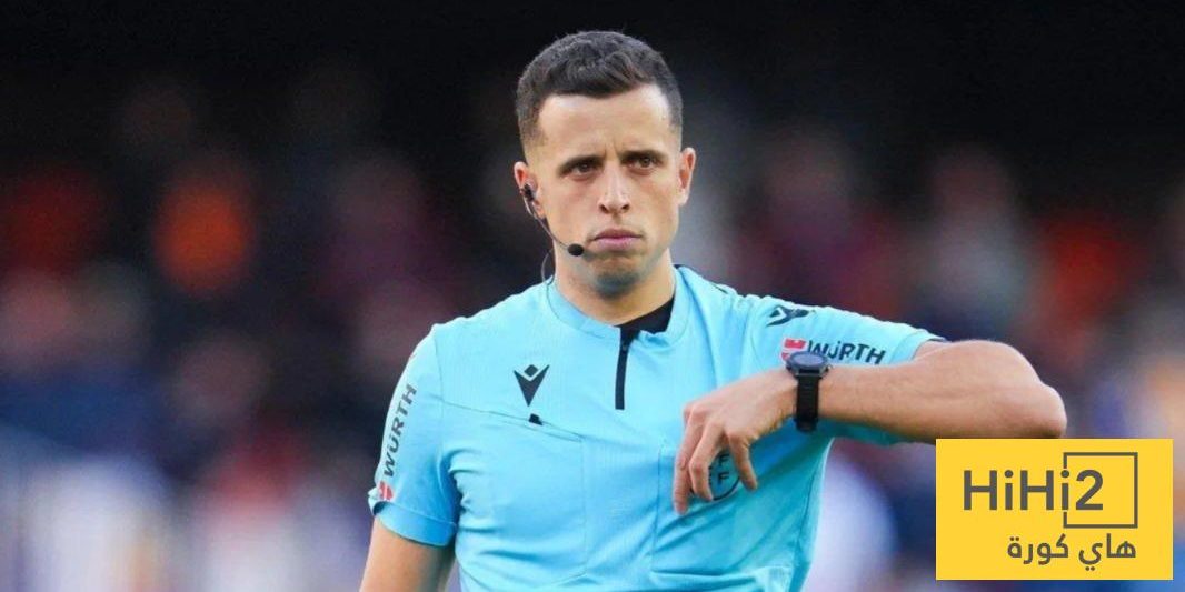 من هو فيكتور غارسيا حكم مباراة ديربي كتالونيا ؟