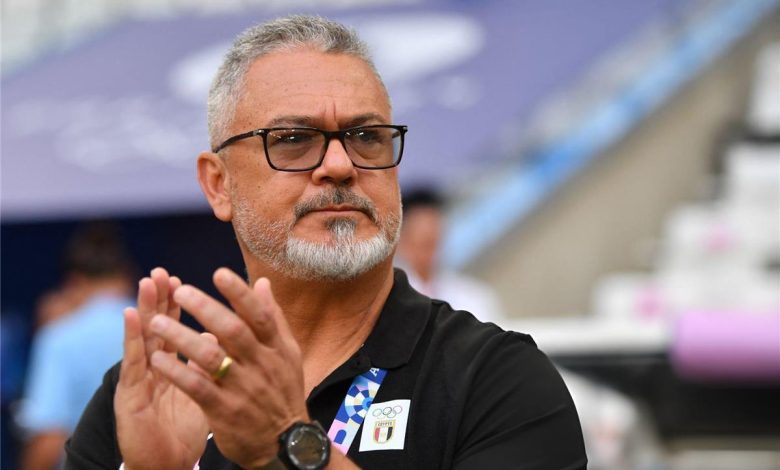 ميكالي يكشف حقيقة اقترابه من قيادة الزمالك