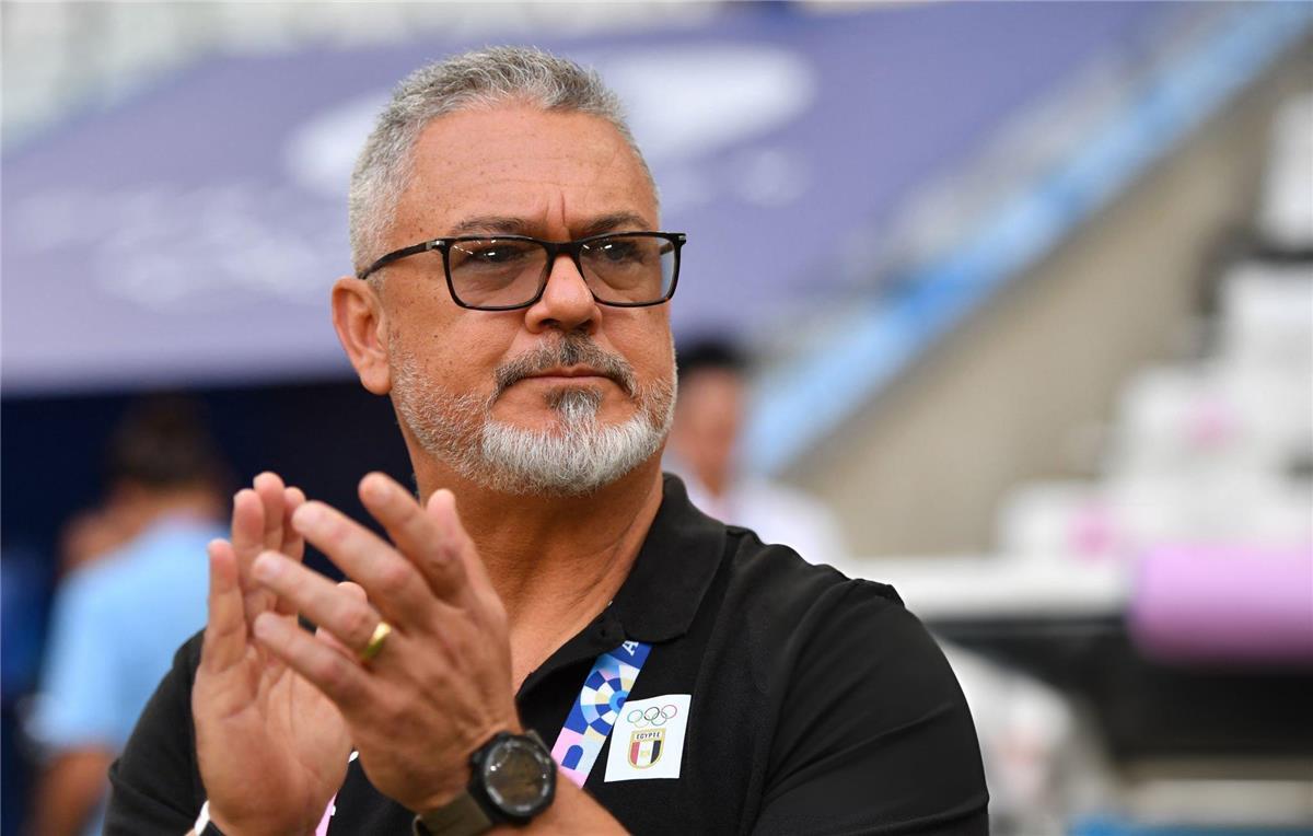 ميكالي يكشف حقيقة اقترابه من قيادة الزمالك