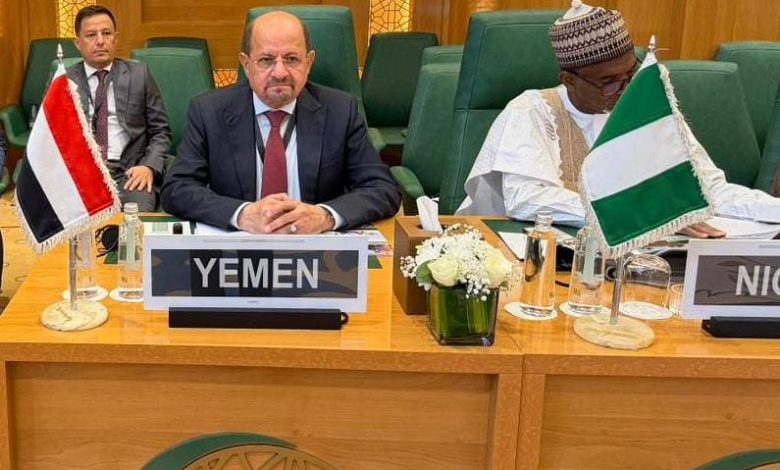 وزير الخارجية يؤكد موقف اليمن الداعم لسيادة الصومال ووحدتها وسلامة أراضيها