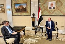 وزير الخارجية يبحث مع السفير الامريكي العلاقات الثنائية بين البلدين