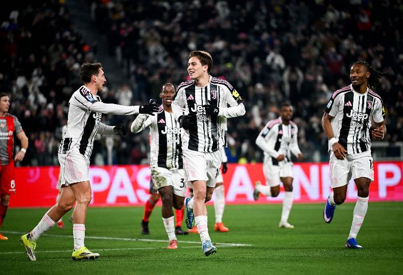 يوفنتوس ضد كريمونيزي